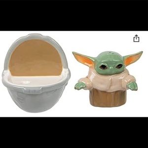 Star Wars Mandalorian Baby Yoda The Child Salt and Pepper Shakers Ceramic NWT